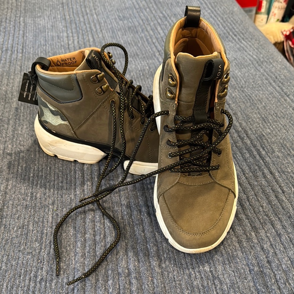 Vionic Olive Green and Camo Hiking Boots with Suede Finish